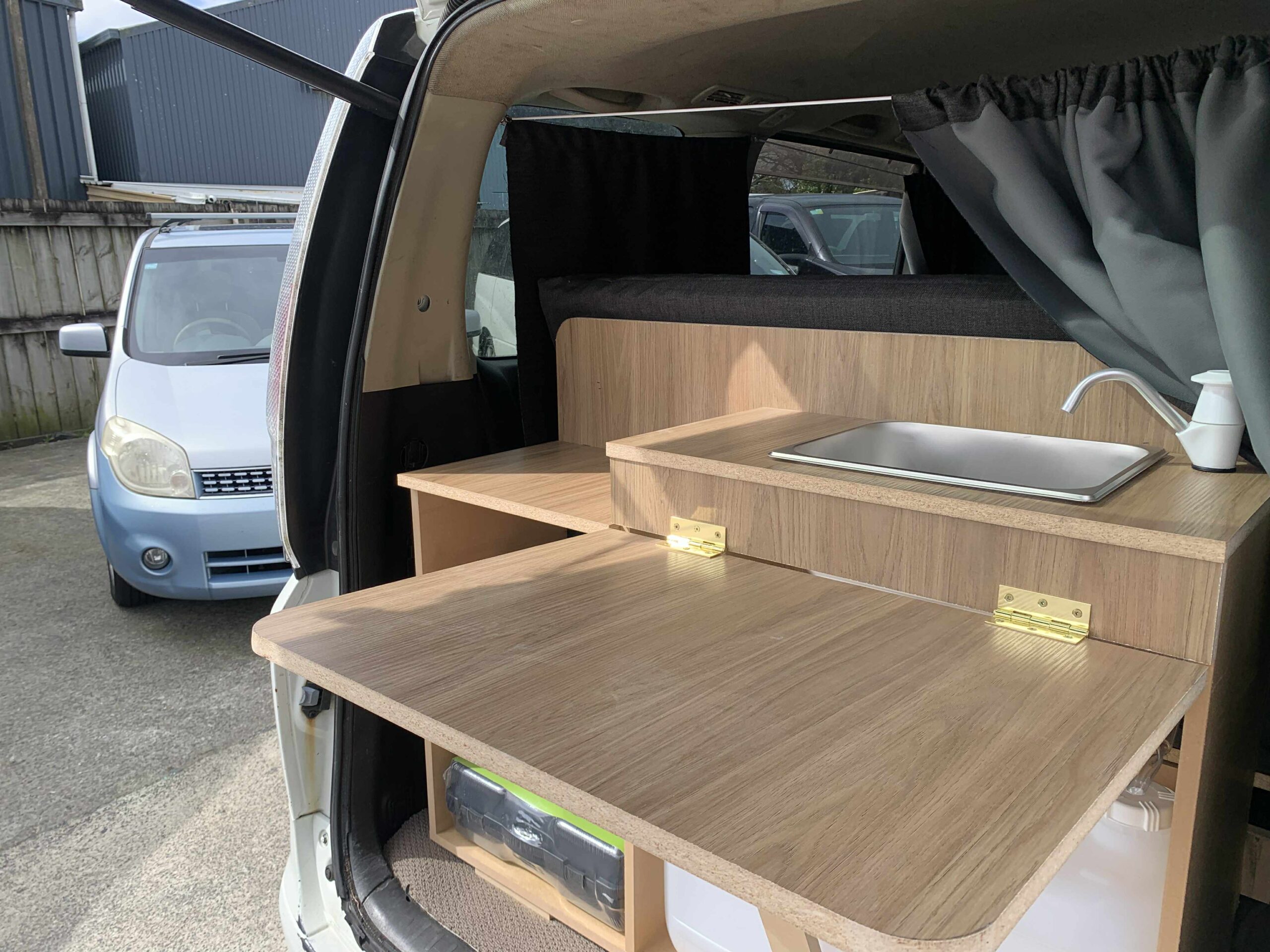 nissan-serena-campervan-05
