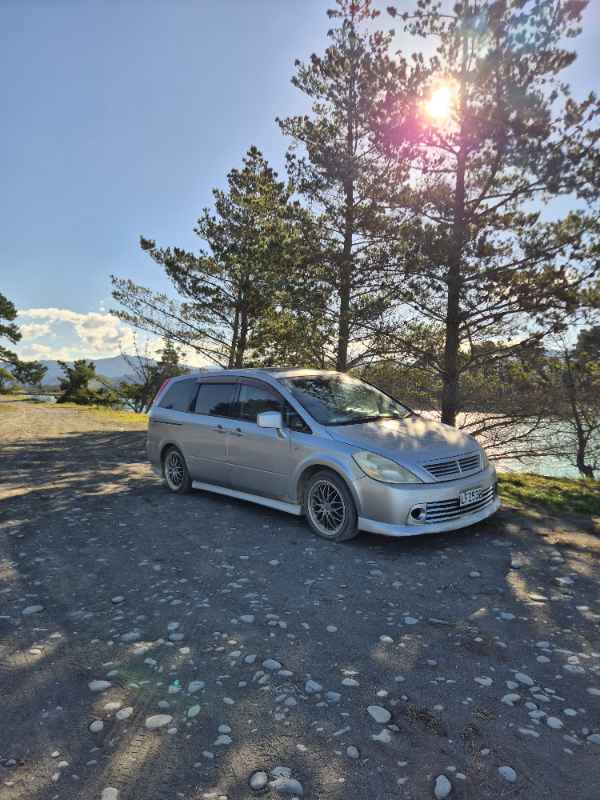 Nissan Presage 2007 green self contained