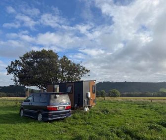 💚 GREEN SELF-CONTAINED 4WD CAMPERVAN WITH TOW BAR – READY TO GO!