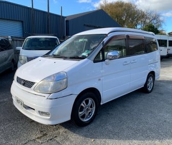 Nissan Serena 2000 Self-Contained