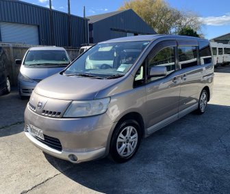 Nissan Serena 2006 Self-Contained