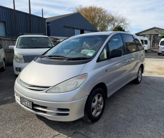 Toyota Estima 2000 Self-Contained