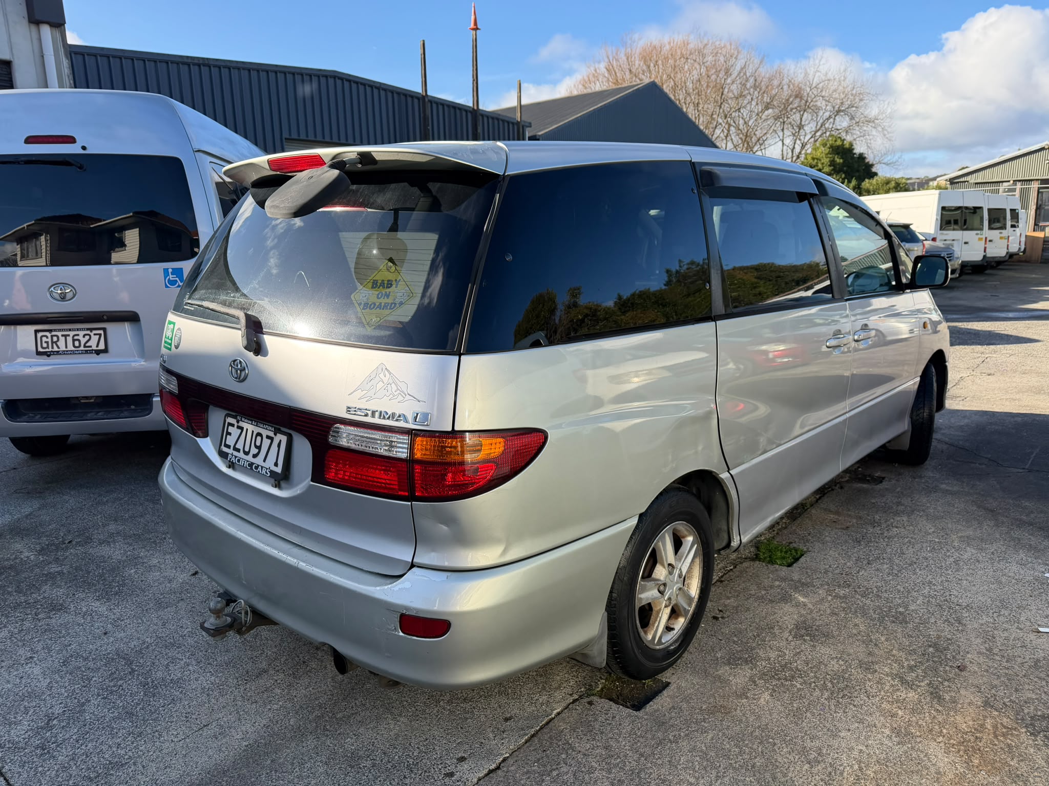 Estima Back Toyota Estima 2001 Self-Contained | Travel Cars New Zealand