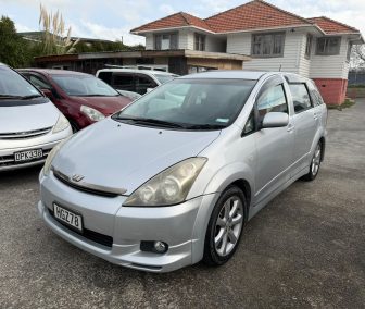 Toyota Wish 2004 Self-Contained