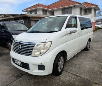 Nissan El Grand 2005 Self-Contained