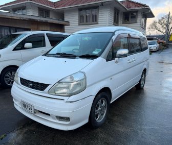 Nissan Serena 2000 Self-Contained