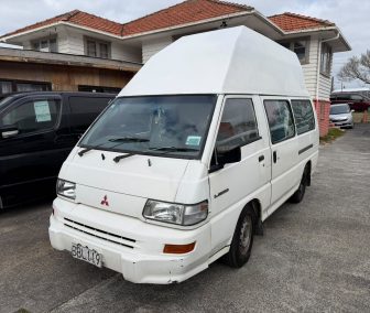 Mitsubishi L300 High-Roof Self-Contained